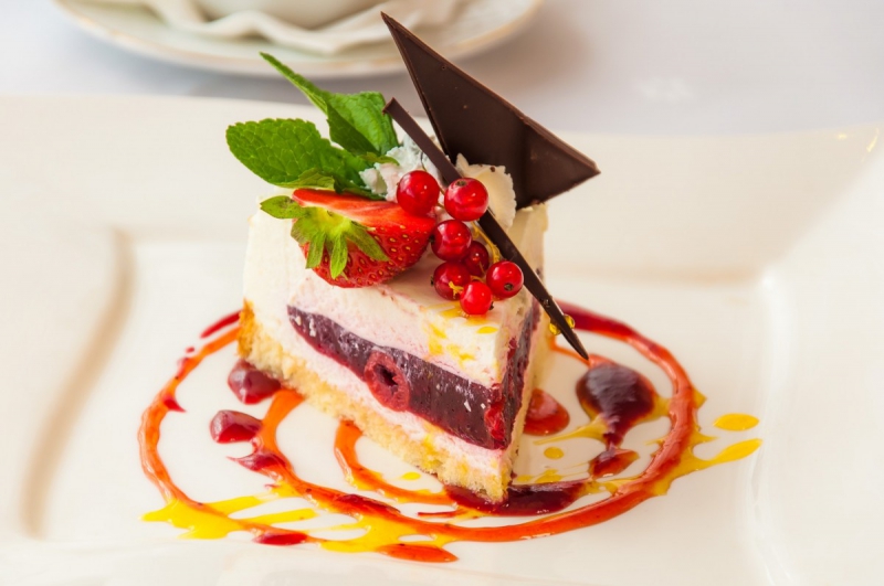 boulangerie-ST CEZAIRE SUR SIAGNE-min_the_cake_dessert_eating_bun_colorful_sweet_dish_taste_cake_with_cream-941034